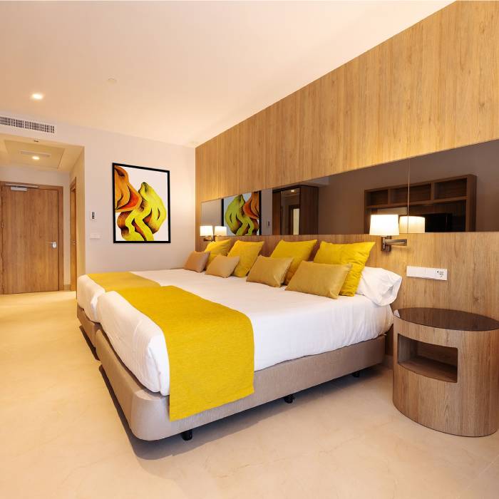 5 min from the beach. Hotel Gold Arcos, Benidorm. Official Website